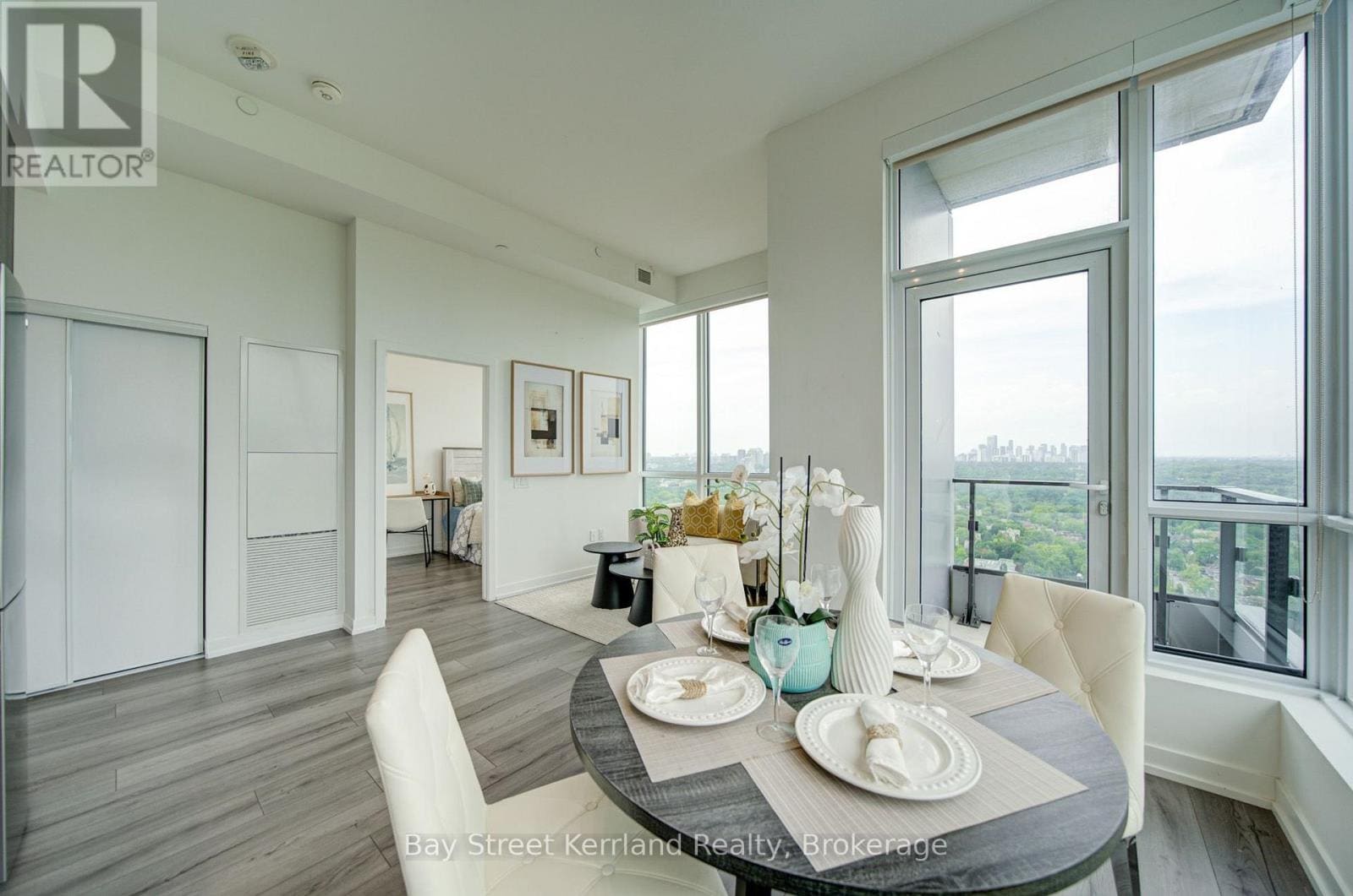 395 Bloor St E #2808