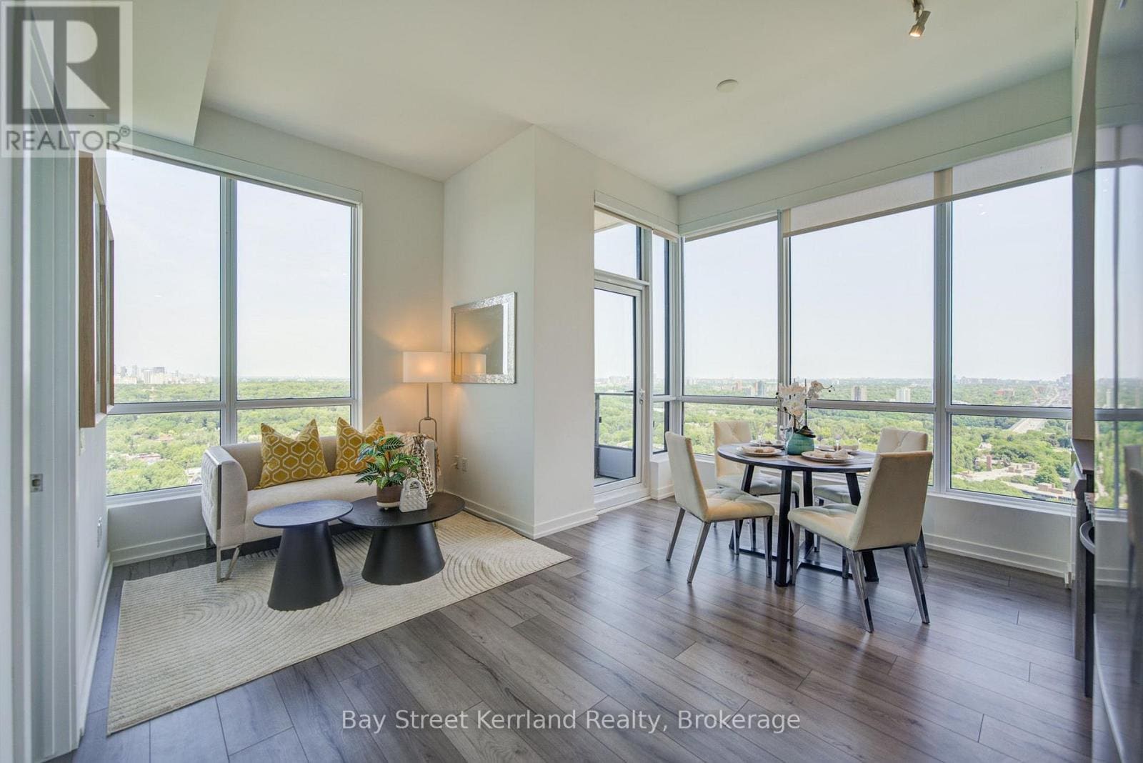 395 Bloor St E #2808