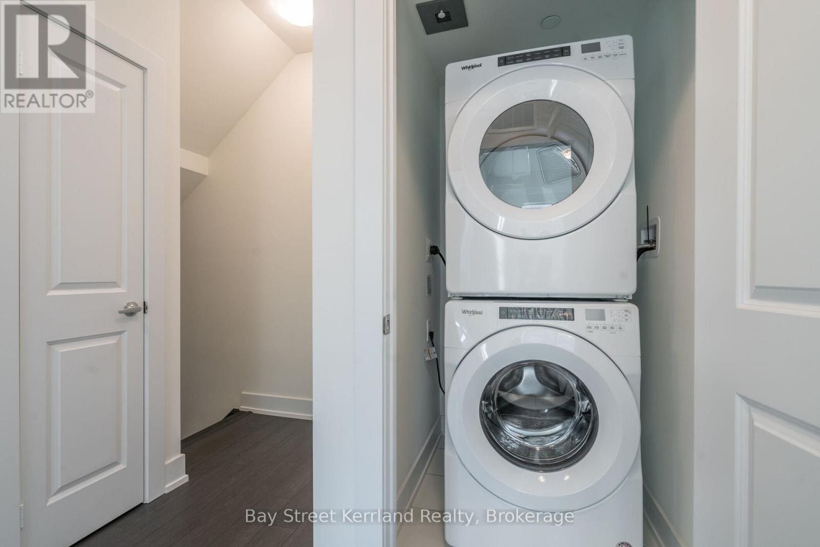 52 Holmes Ave W #5