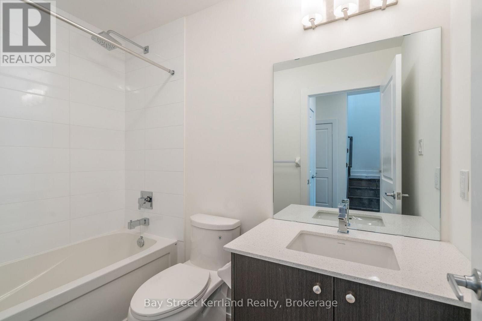 52 Holmes Ave W #5