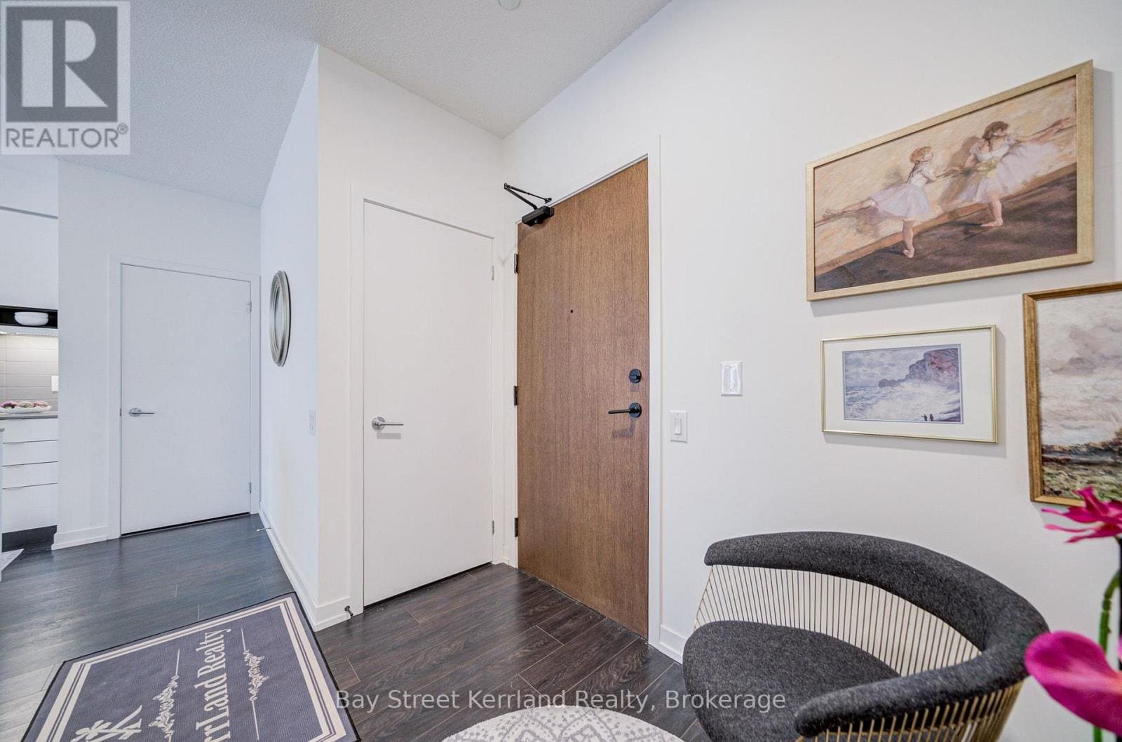 4065 Confederation Parkway #402