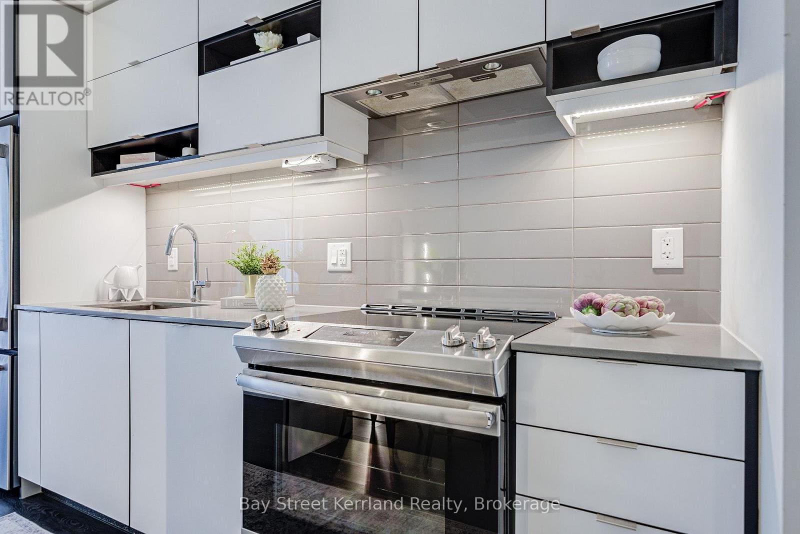 4065 Confederation Parkway #402