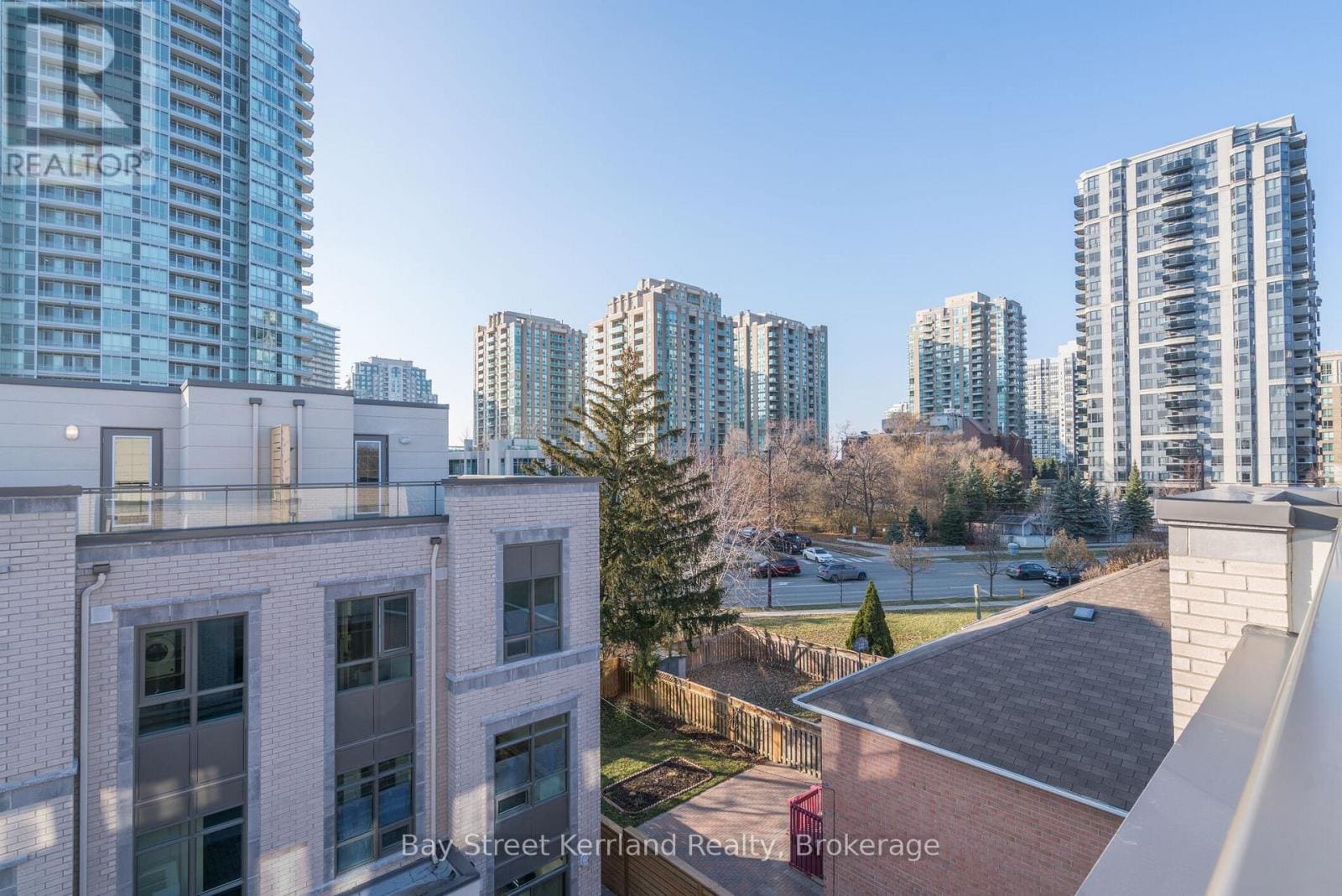 52 Holmes Ave W #5
