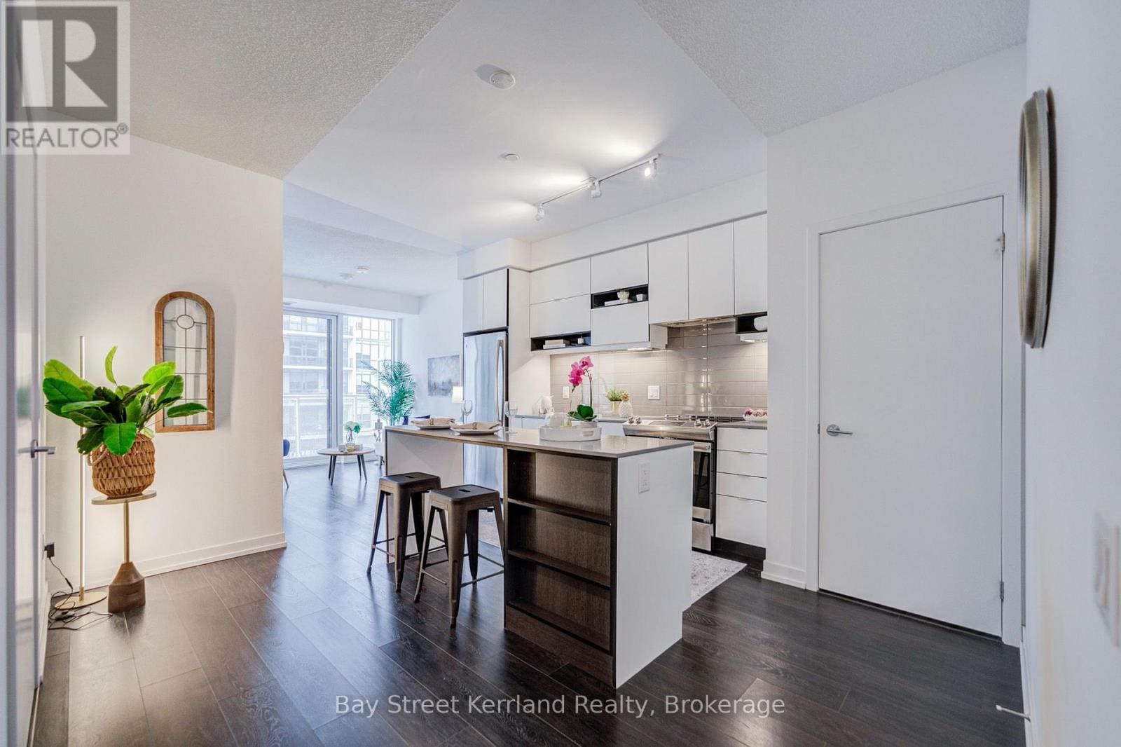 4065 Confederation Parkway #402
