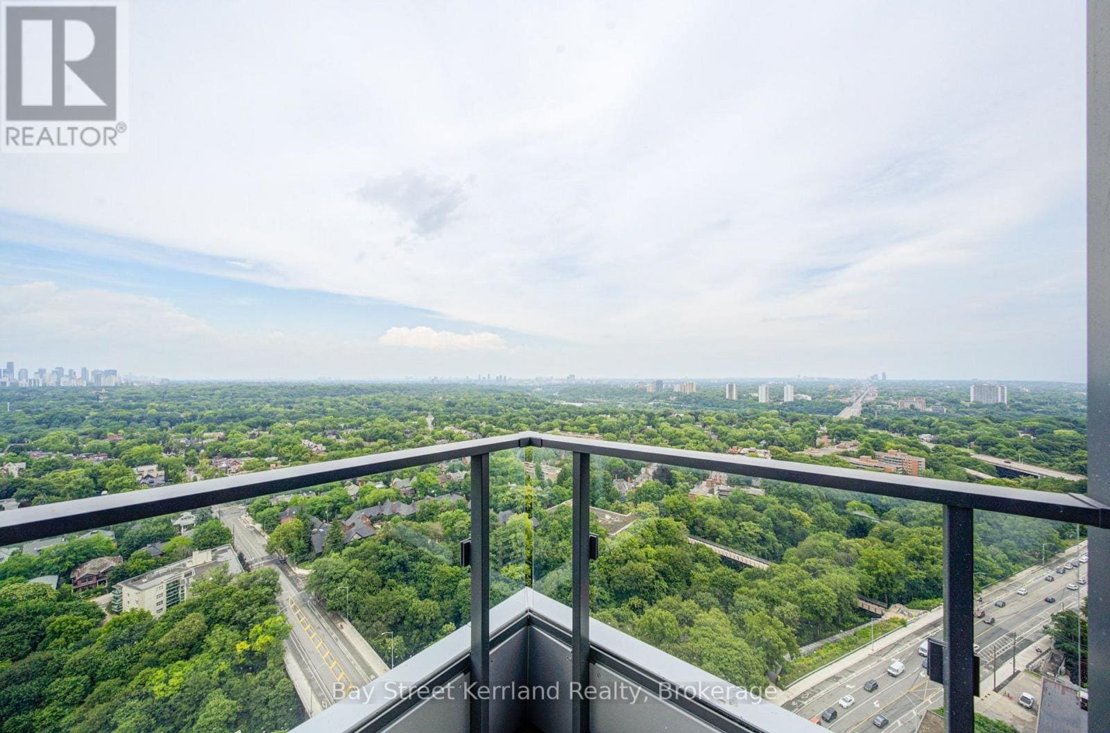 395 Bloor St E #2808