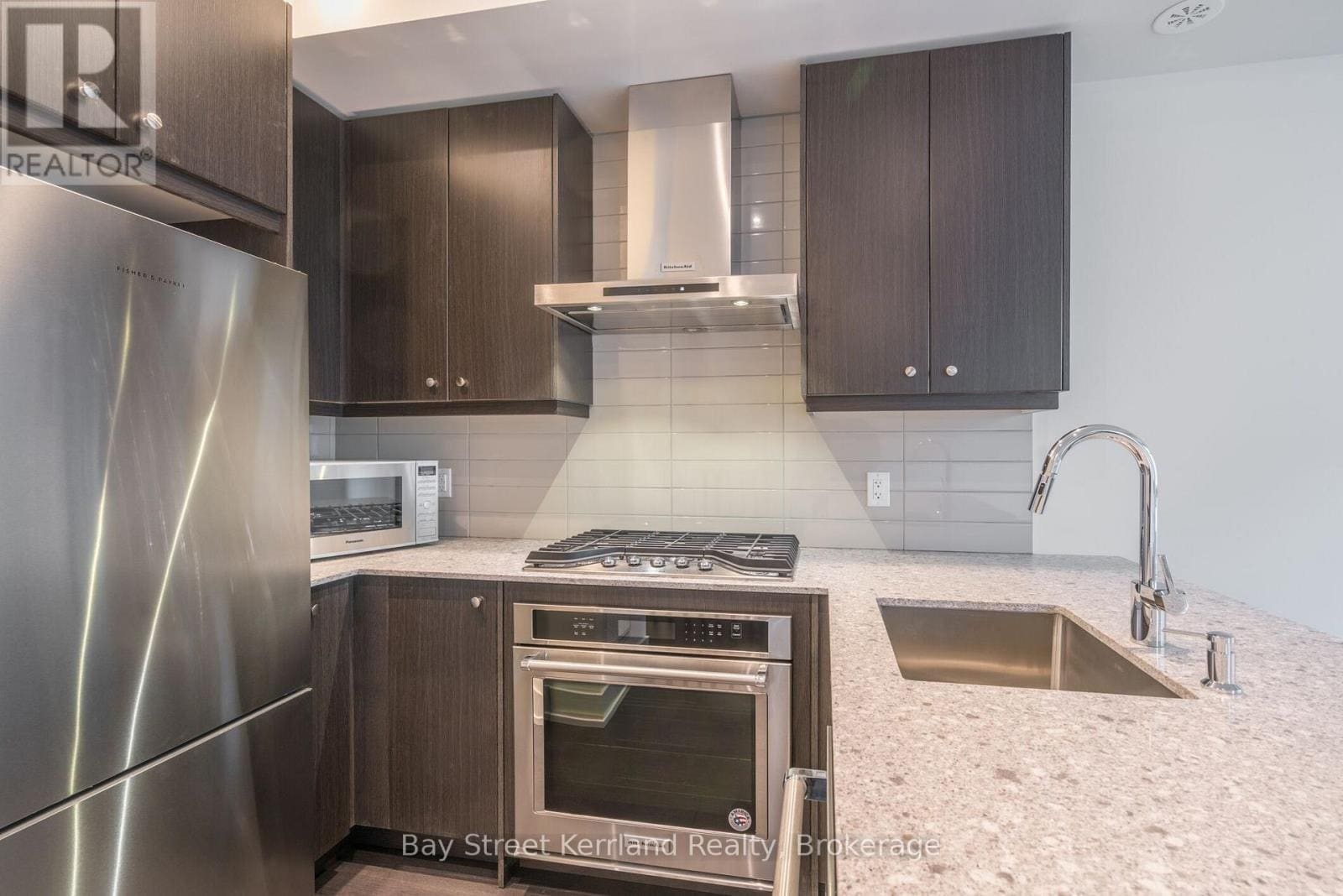 52 Holmes Ave W #5