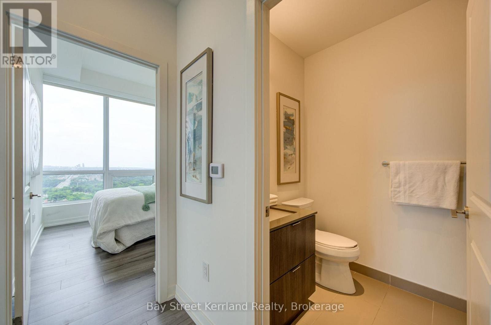 395 Bloor St E #2808