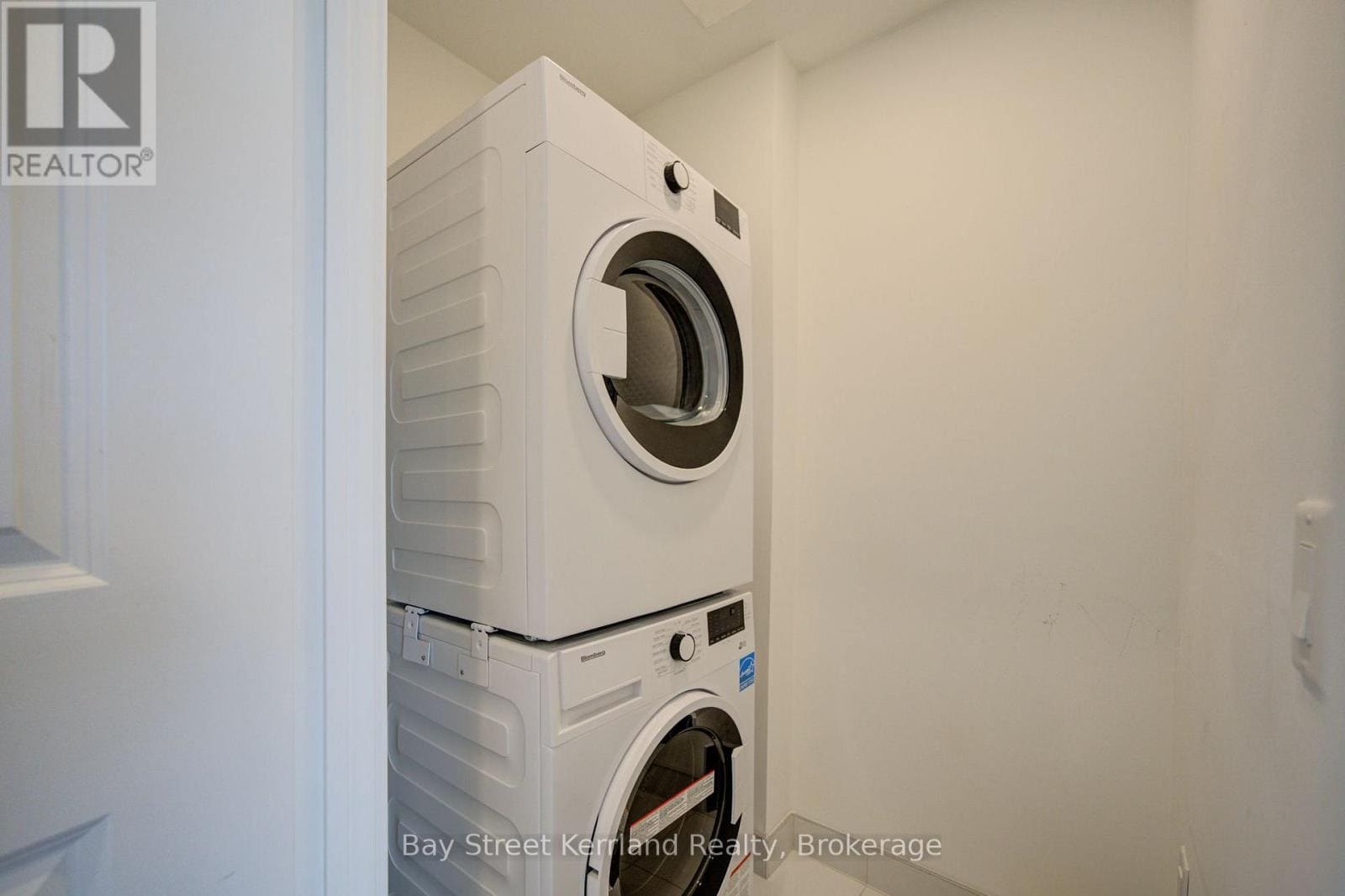 395 Bloor St E #2808