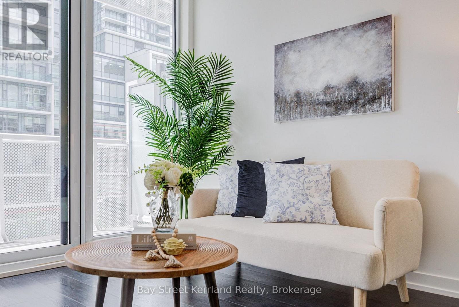 4065 Confederation Parkway #402